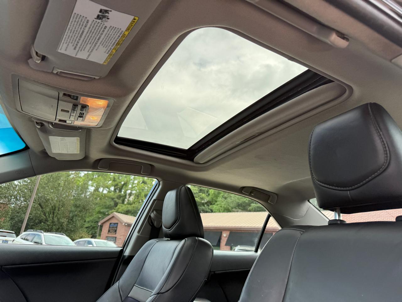 Toyota Camry SE V6 2012