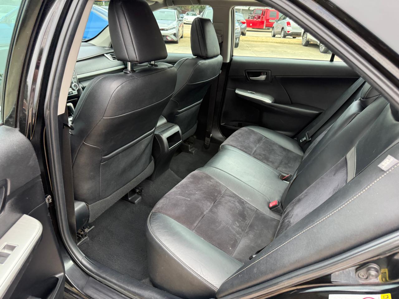 Toyota Camry SE V6 2012