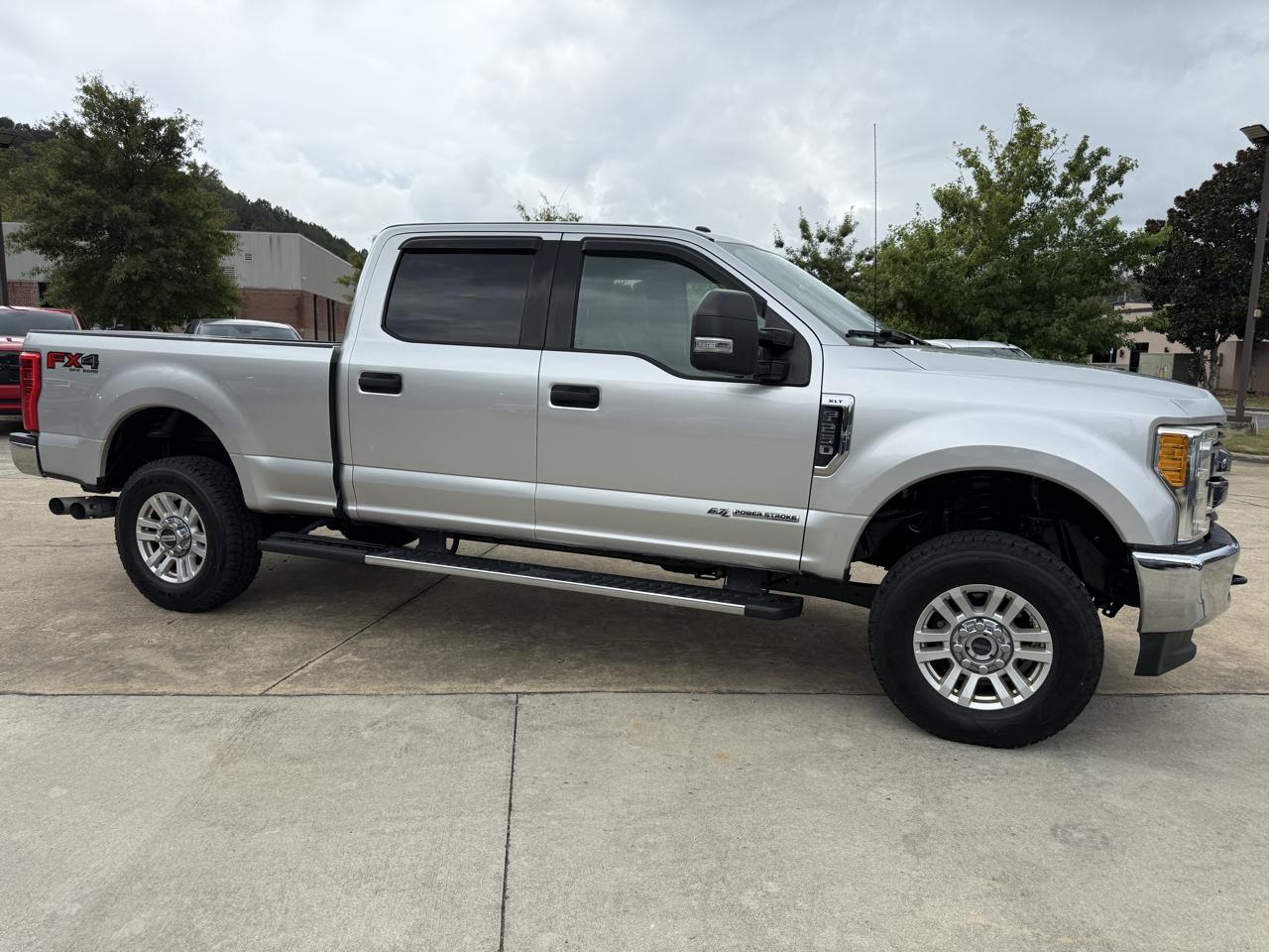 Ford F-250 SD XLT Crew Cab 4WD 2017