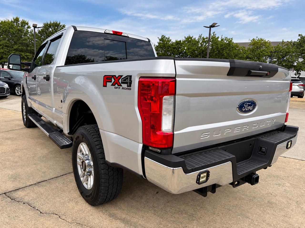 Ford F-250 SD XLT Crew Cab 4WD 2017