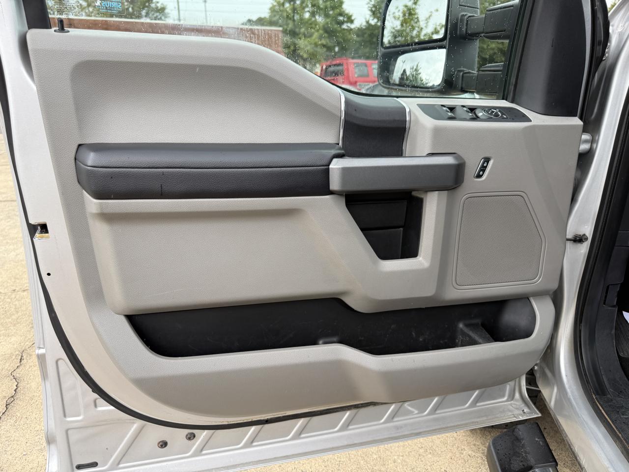 Ford F-250 SD XLT Crew Cab 4WD 2017