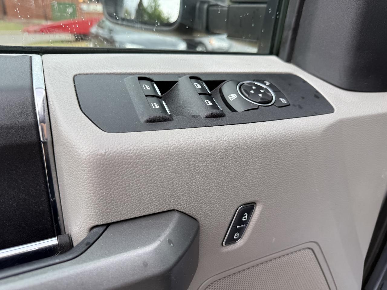 Ford F-250 SD XLT Crew Cab 4WD 2017