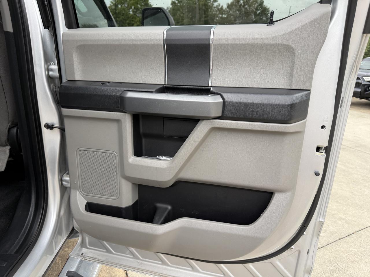 Ford F-250 SD XLT Crew Cab 4WD 2017
