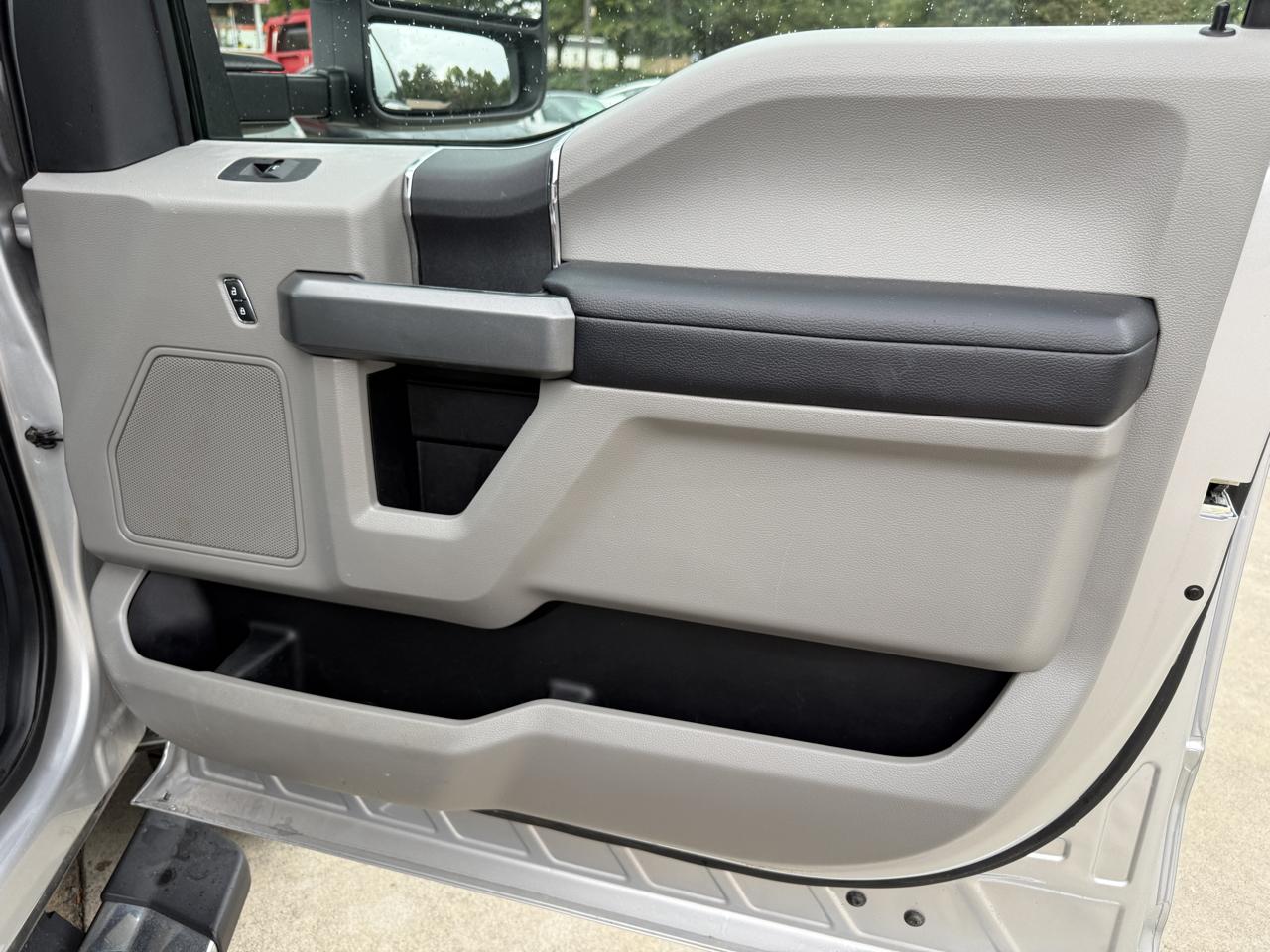 Ford F-250 SD XLT Crew Cab 4WD 2017