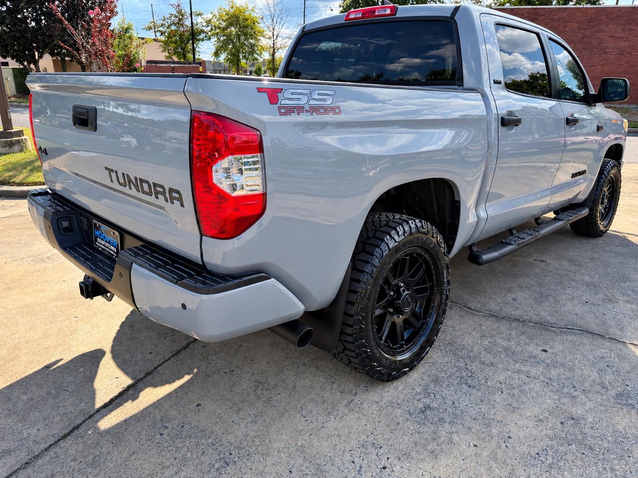 Toyota Tundra SR5 5.7L V8 CrewMax 4WD 2021