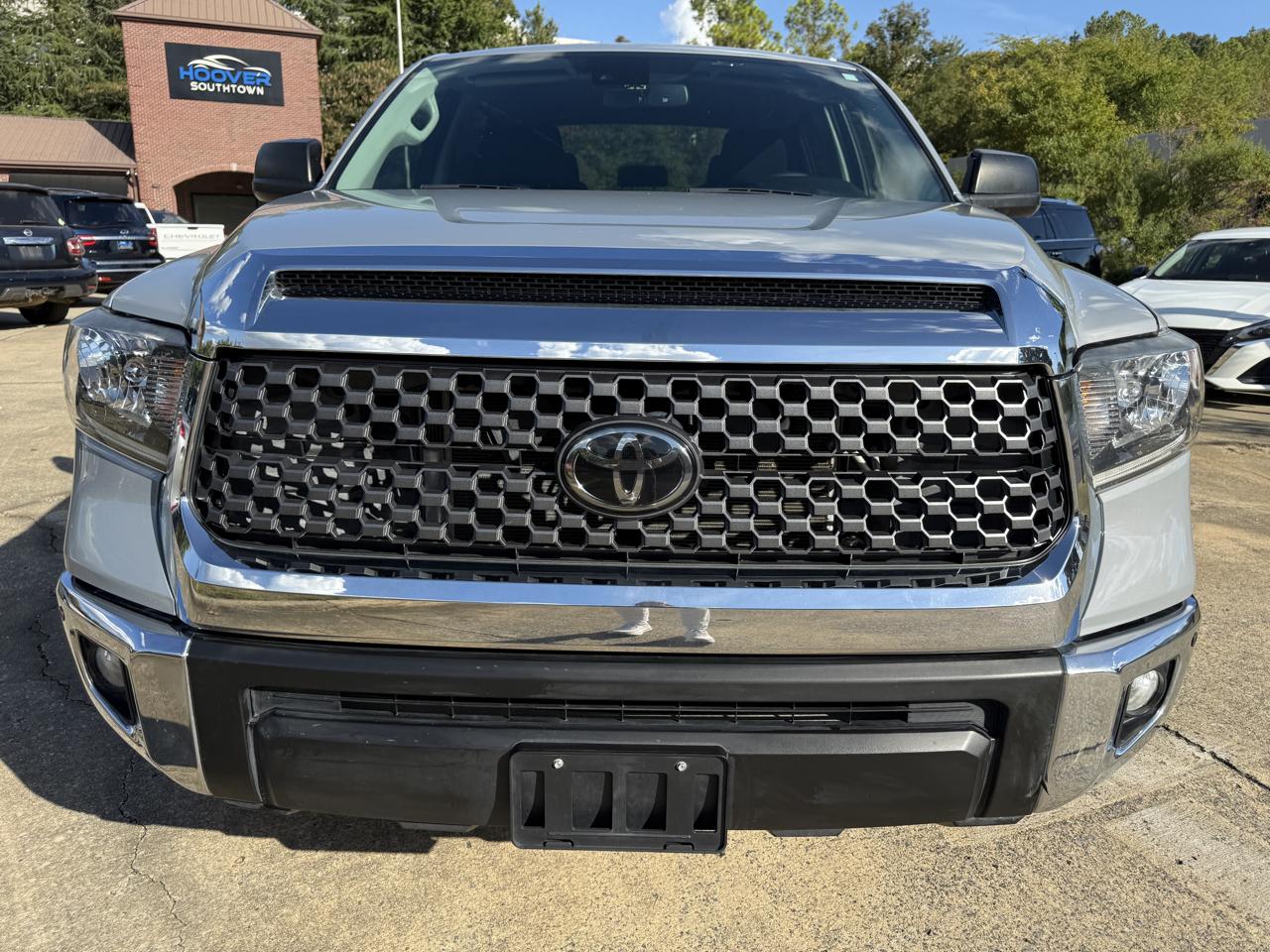 Toyota Tundra SR5 5.7L V8 CrewMax 4WD 2021