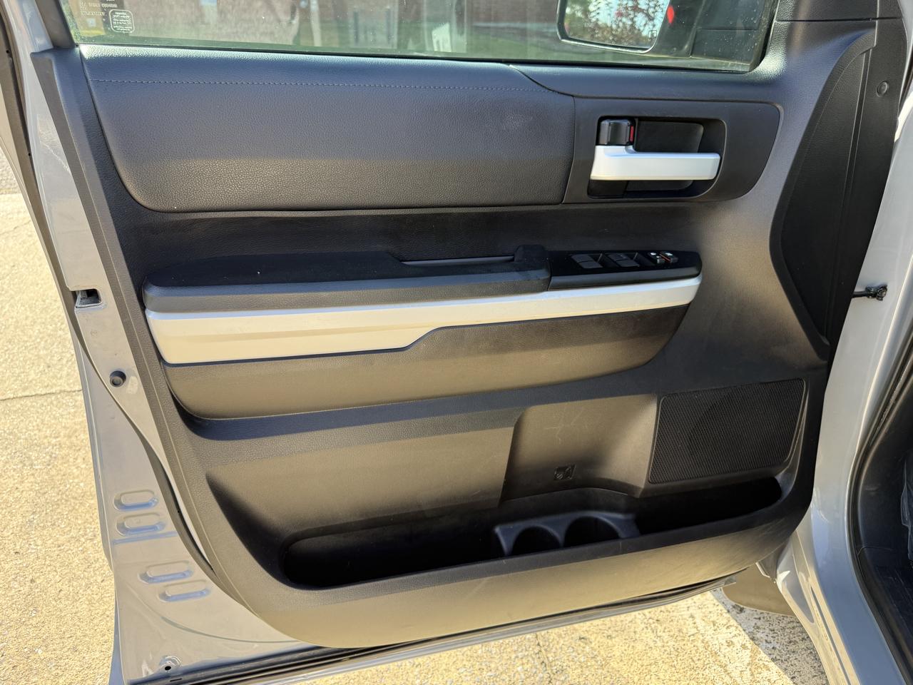 Toyota Tundra SR5 5.7L V8 CrewMax 4WD 2021