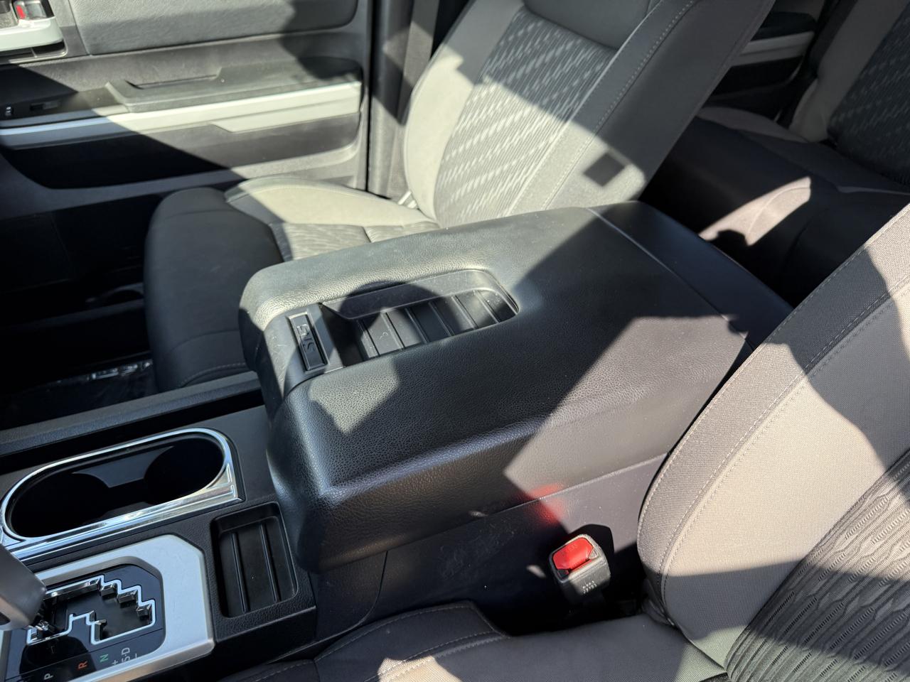 Toyota Tundra SR5 5.7L V8 CrewMax 4WD 2021