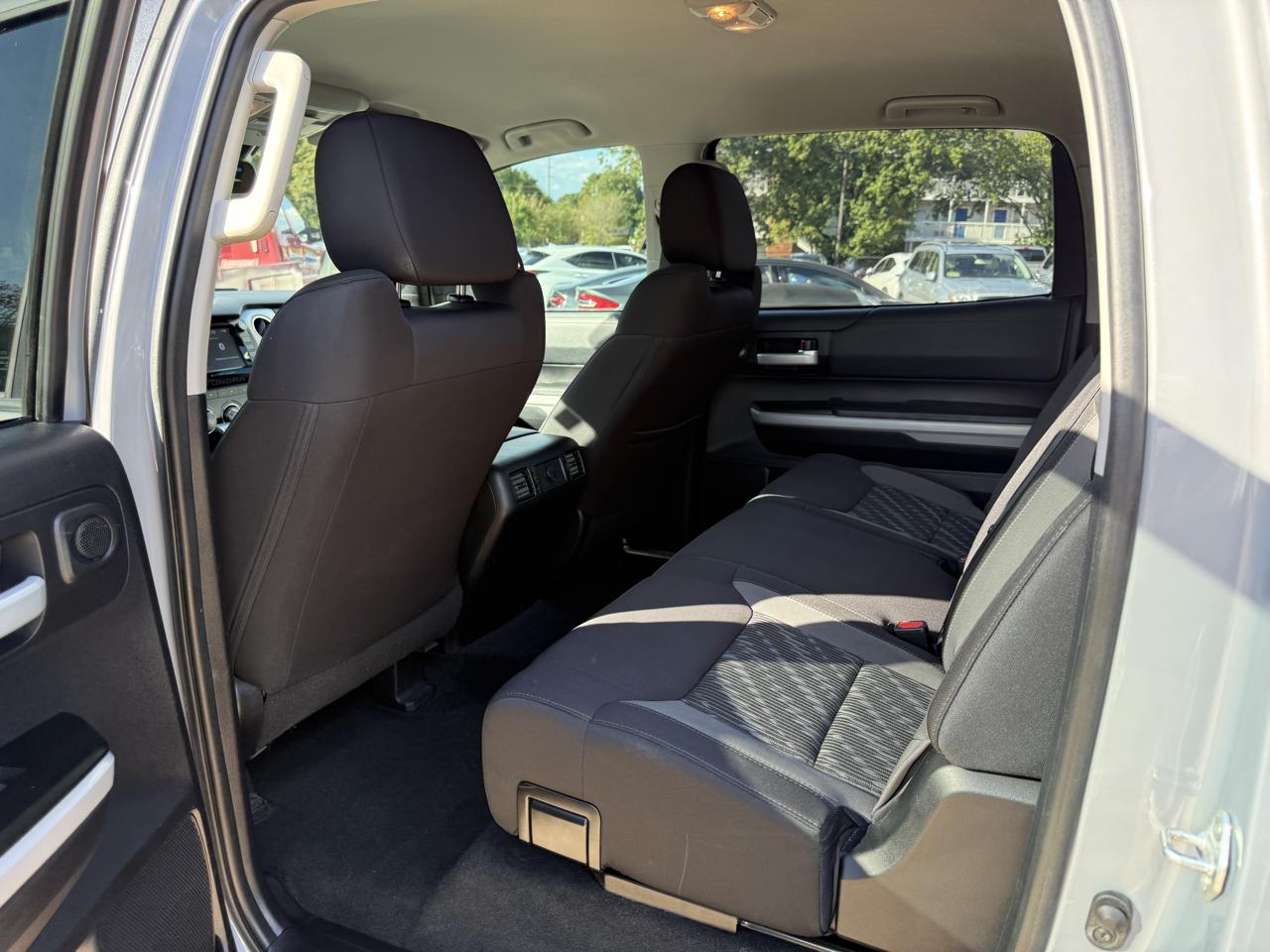 Toyota Tundra SR5 5.7L V8 CrewMax 4WD 2021