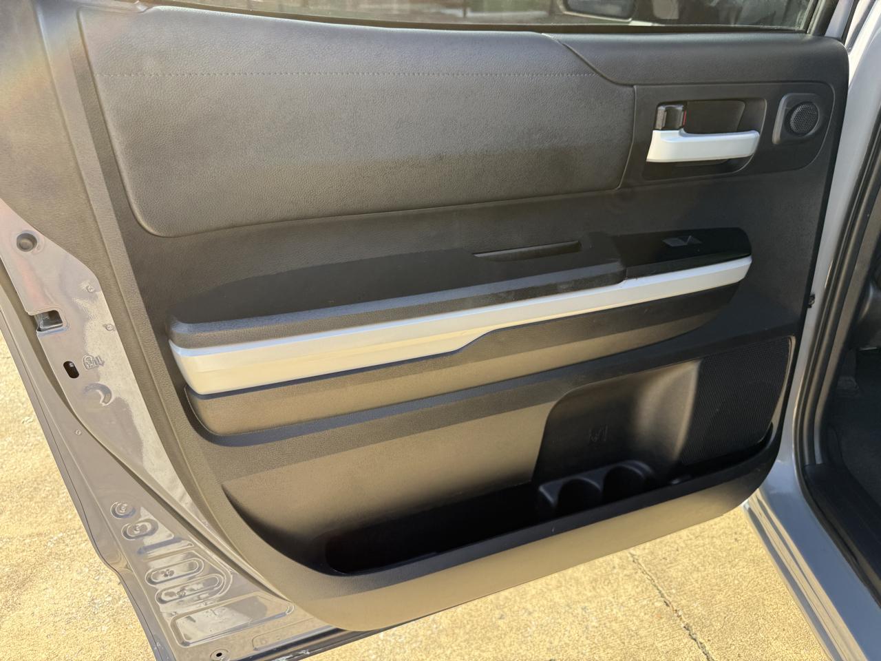 Toyota Tundra SR5 5.7L V8 CrewMax 4WD 2021