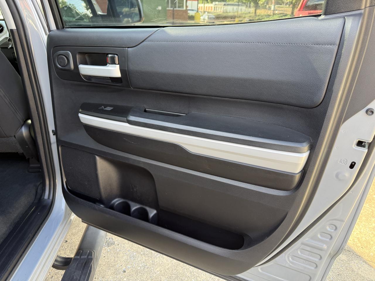 Toyota Tundra SR5 5.7L V8 CrewMax 4WD 2021