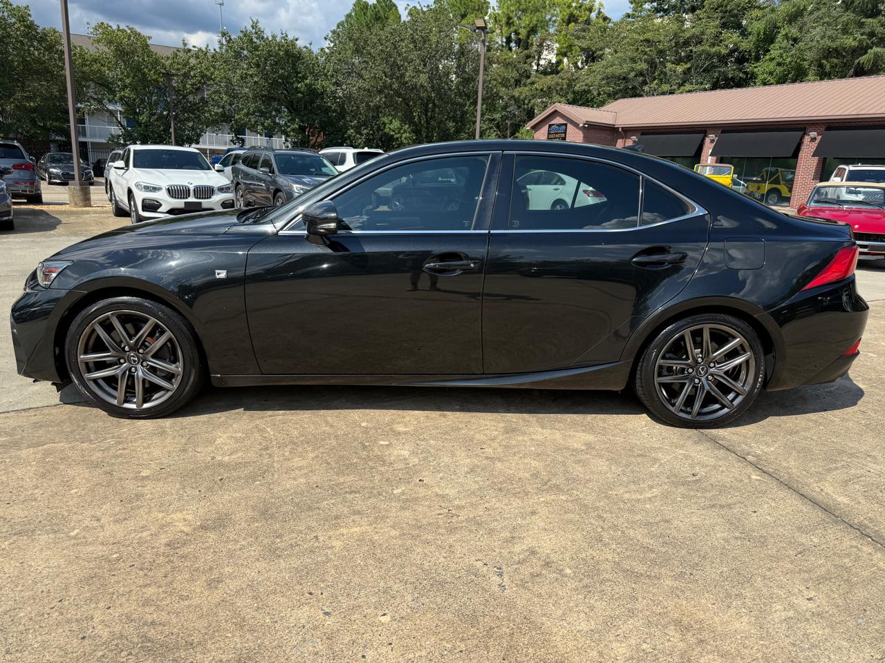 Lexus IS  2017