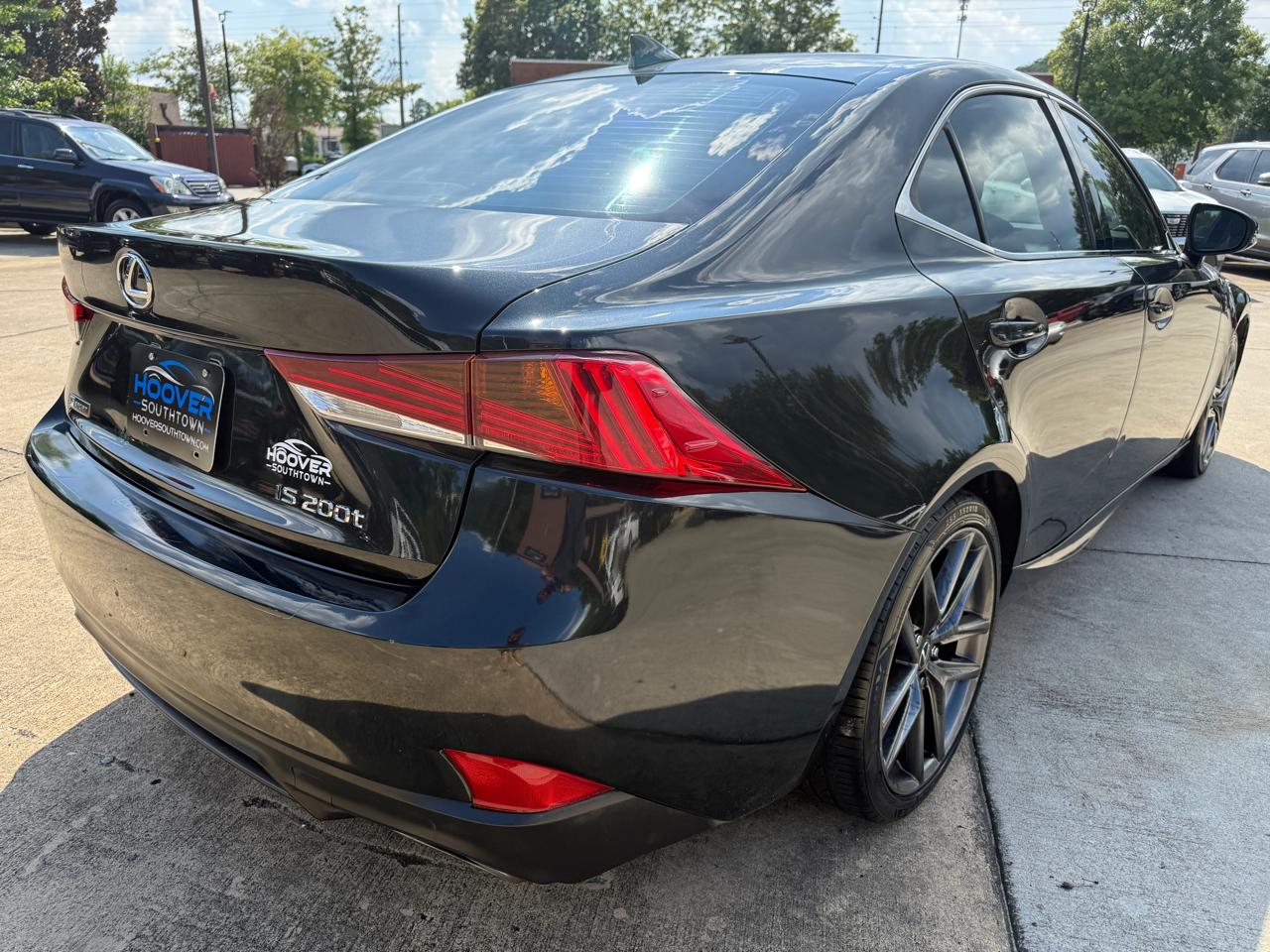 Lexus IS  2017