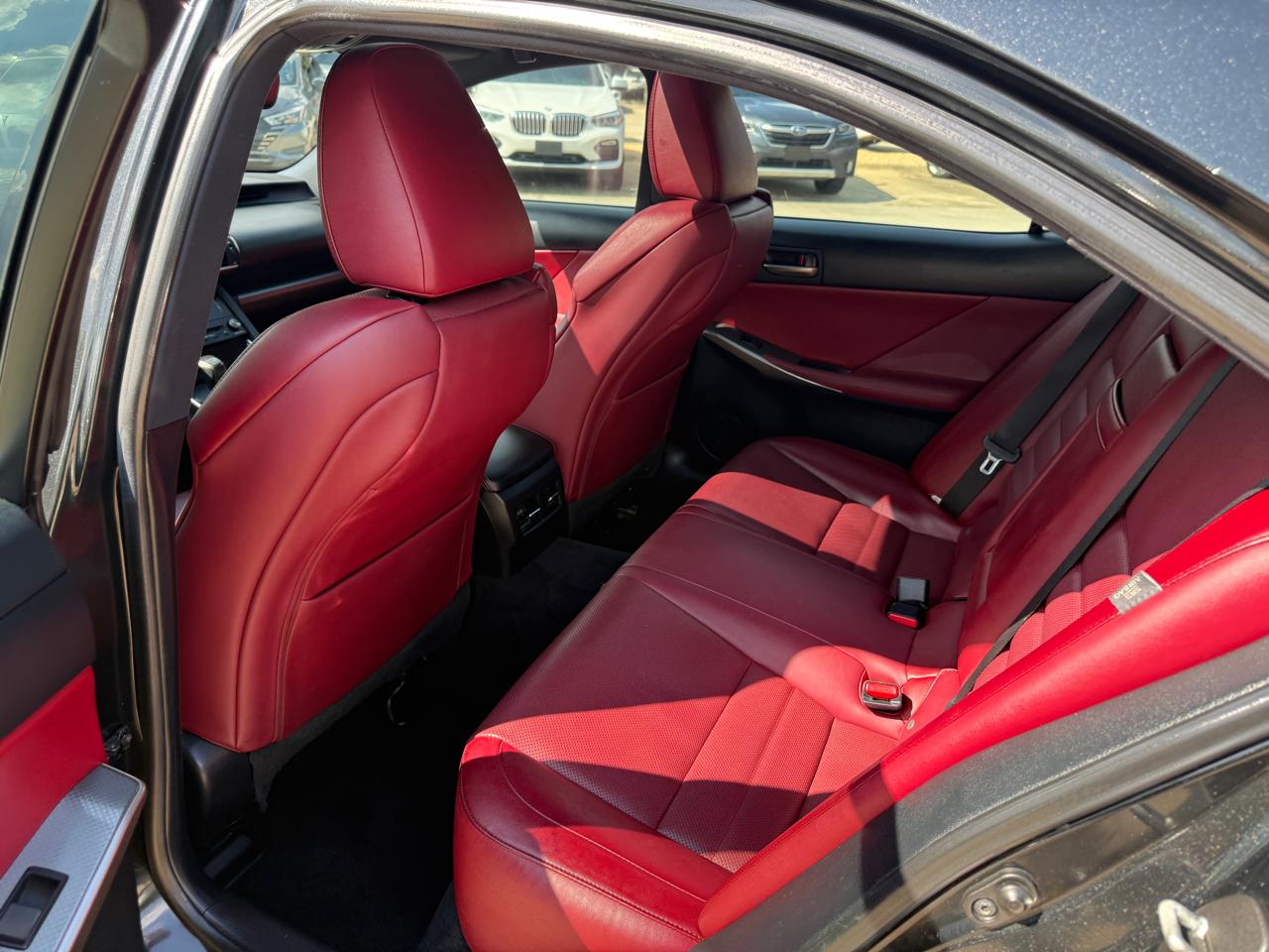 Lexus IS  2017
