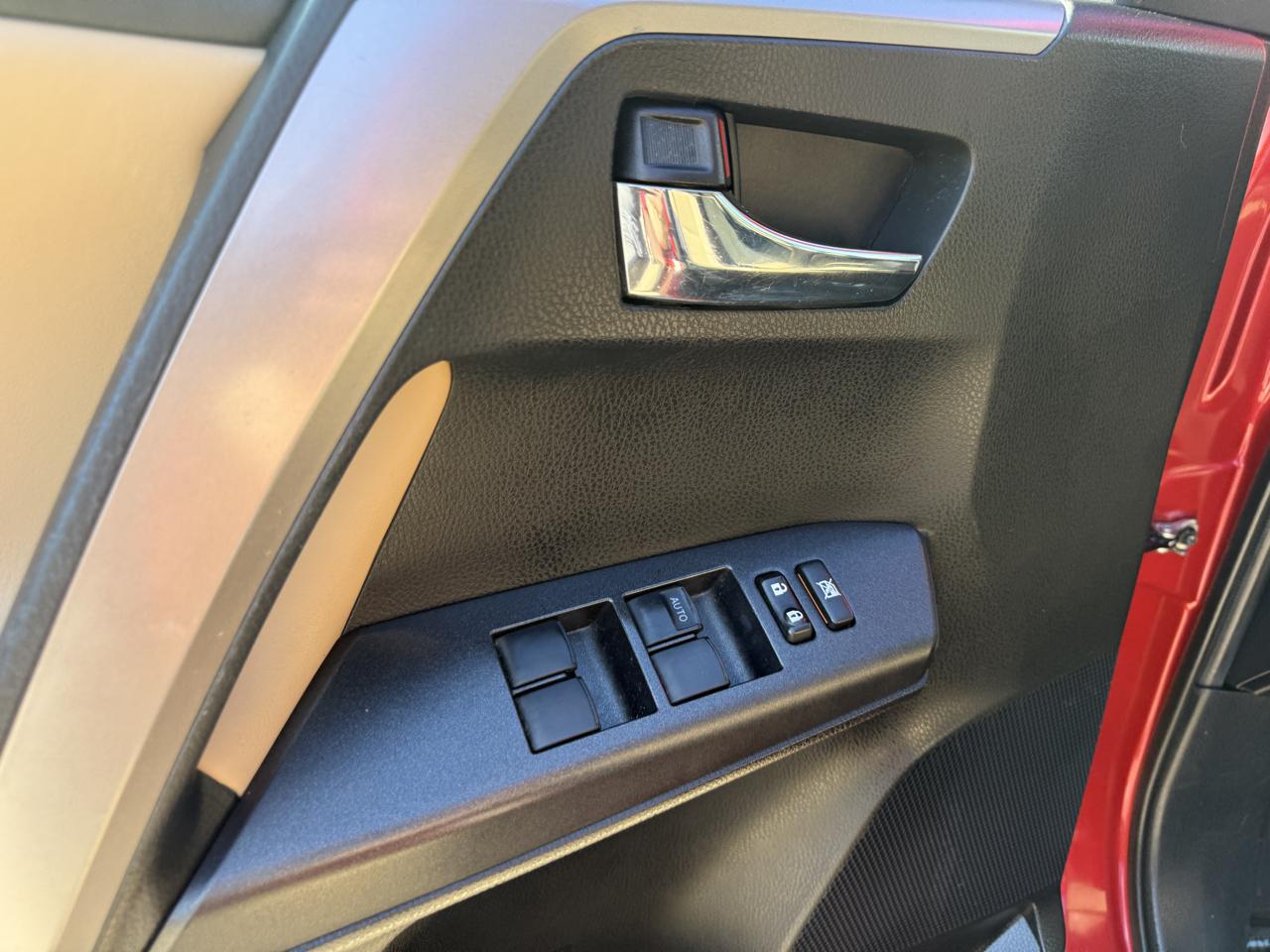 Toyota RAV4 XLE AWD 2016