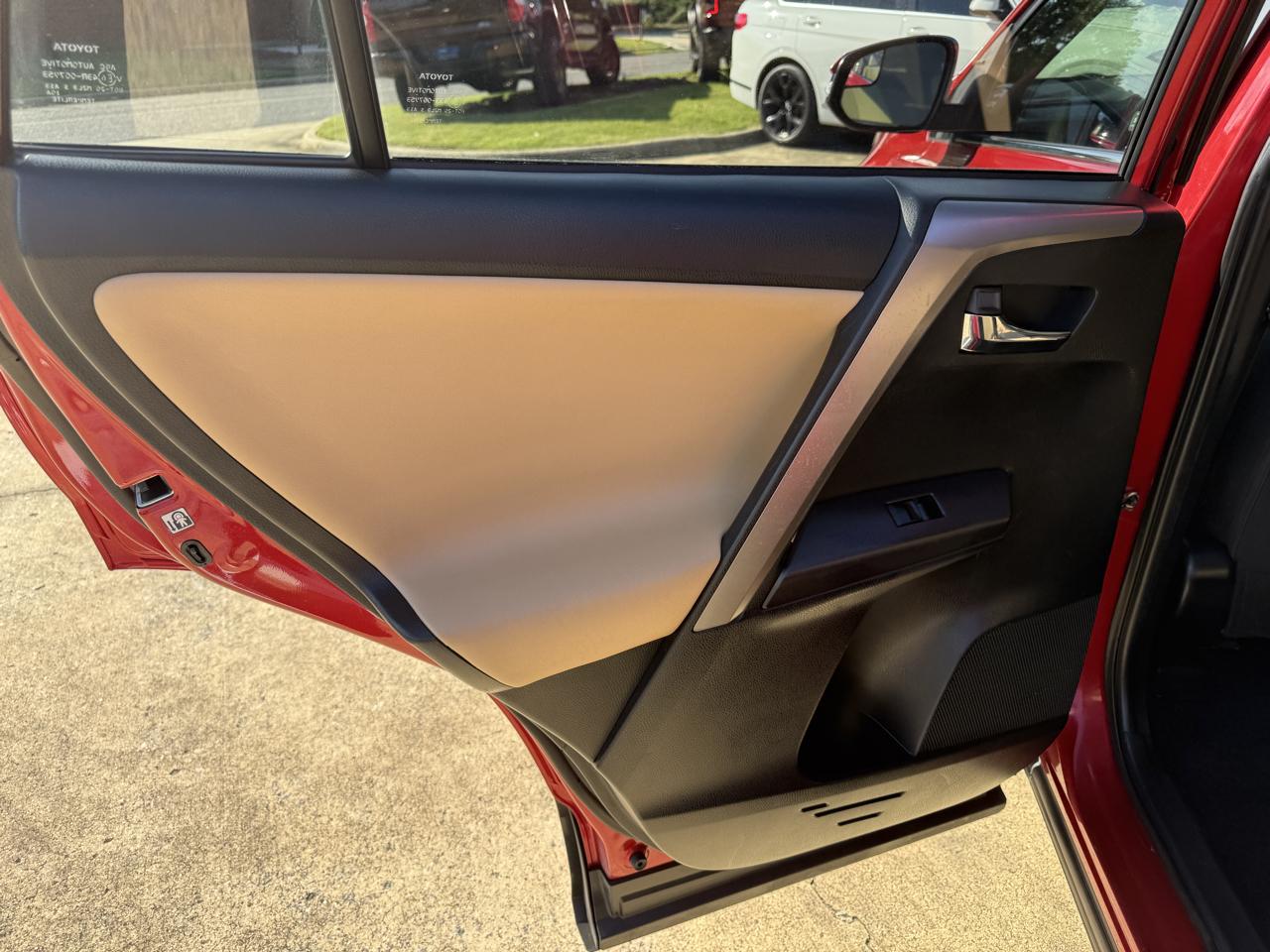 Toyota RAV4 XLE AWD 2016