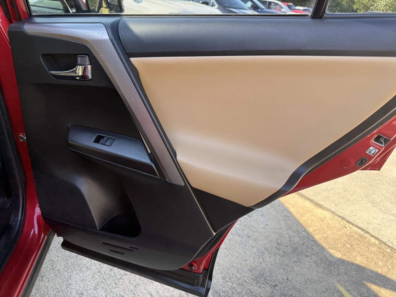 Toyota RAV4 XLE AWD 2016