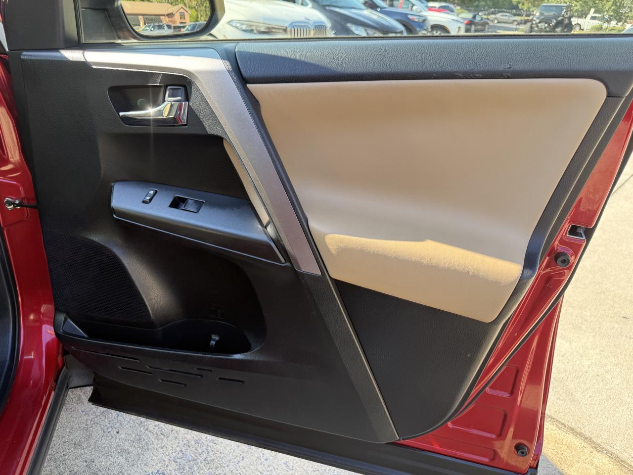 Toyota RAV4 XLE AWD 2016