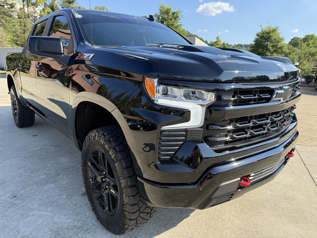 Chevrolet Silverado 1500 4WD Crew Cab 147" LT Trail Boss 2025
