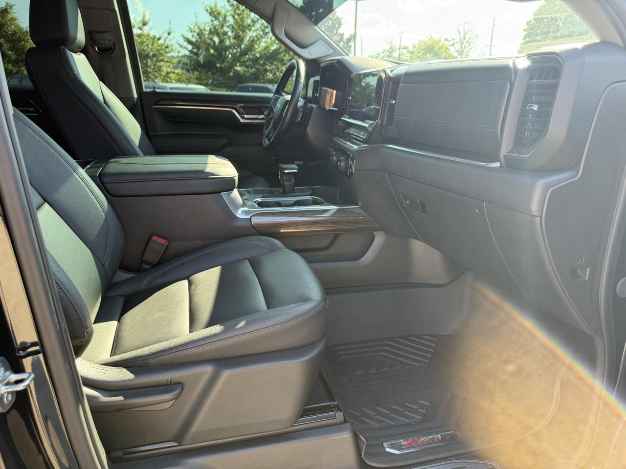 Chevrolet Silverado 1500 4WD Crew Cab 147" LT Trail Boss 2025