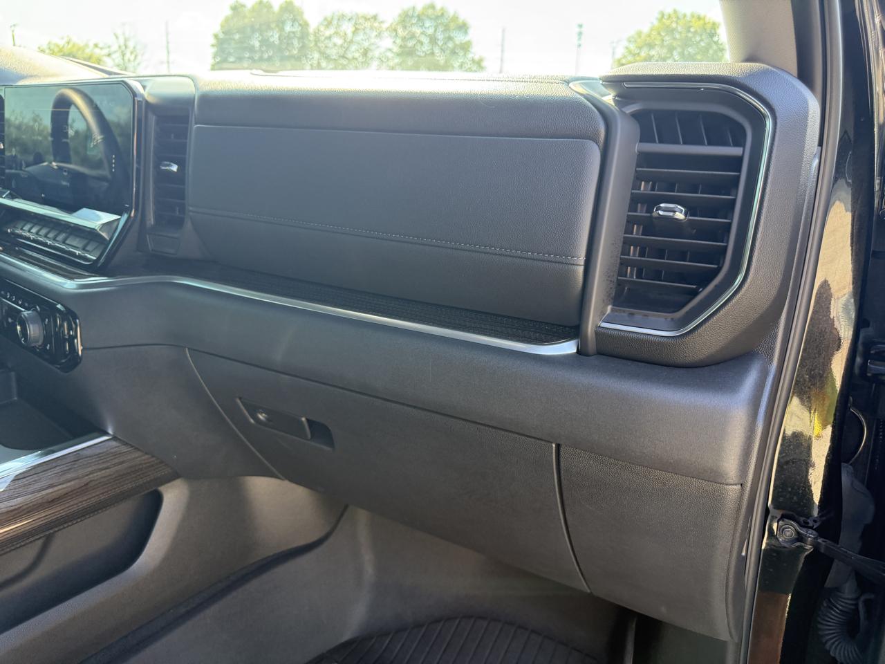 Chevrolet Silverado 1500 4WD Crew Cab 147" LT Trail Boss 2025