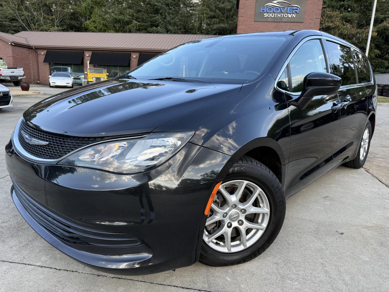 2020 Chrysler Voyager LX
