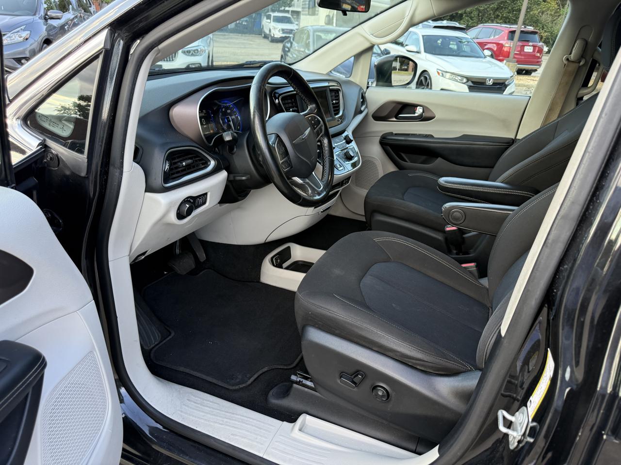 Chrysler Voyager LX 2020