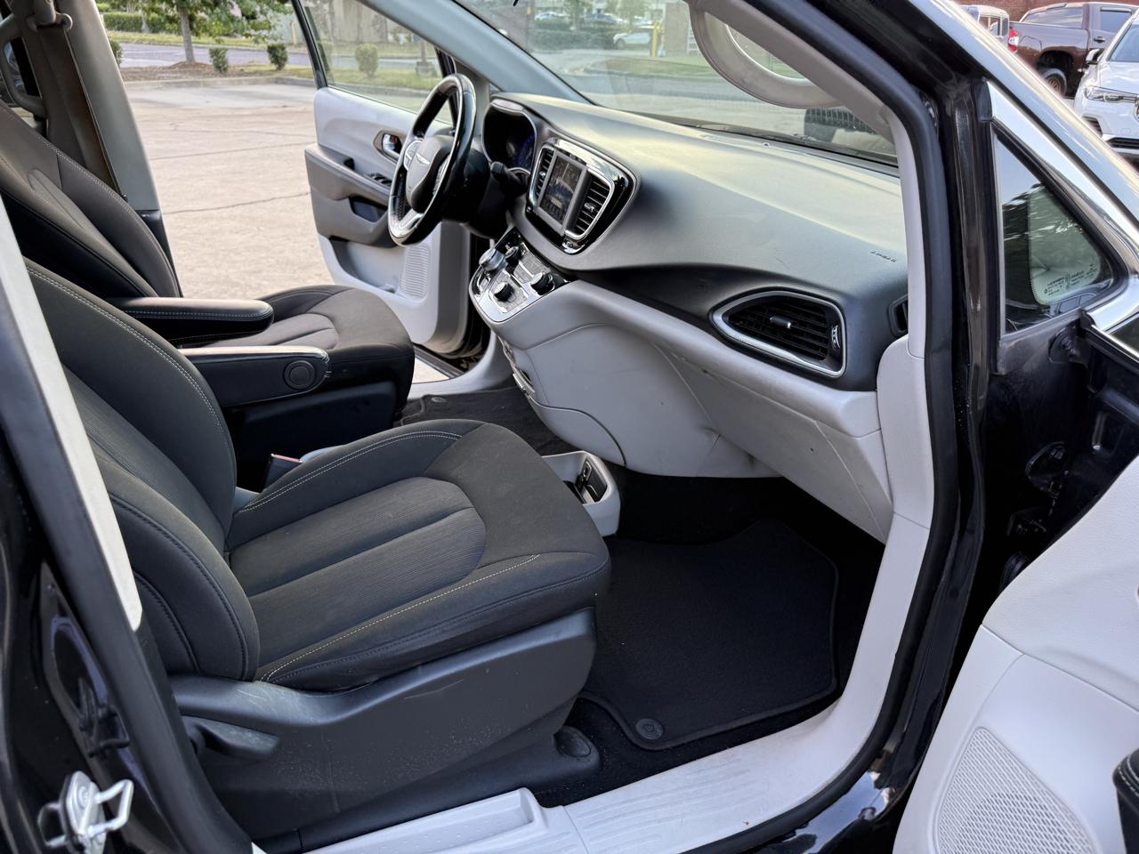 Chrysler Voyager LX 2020