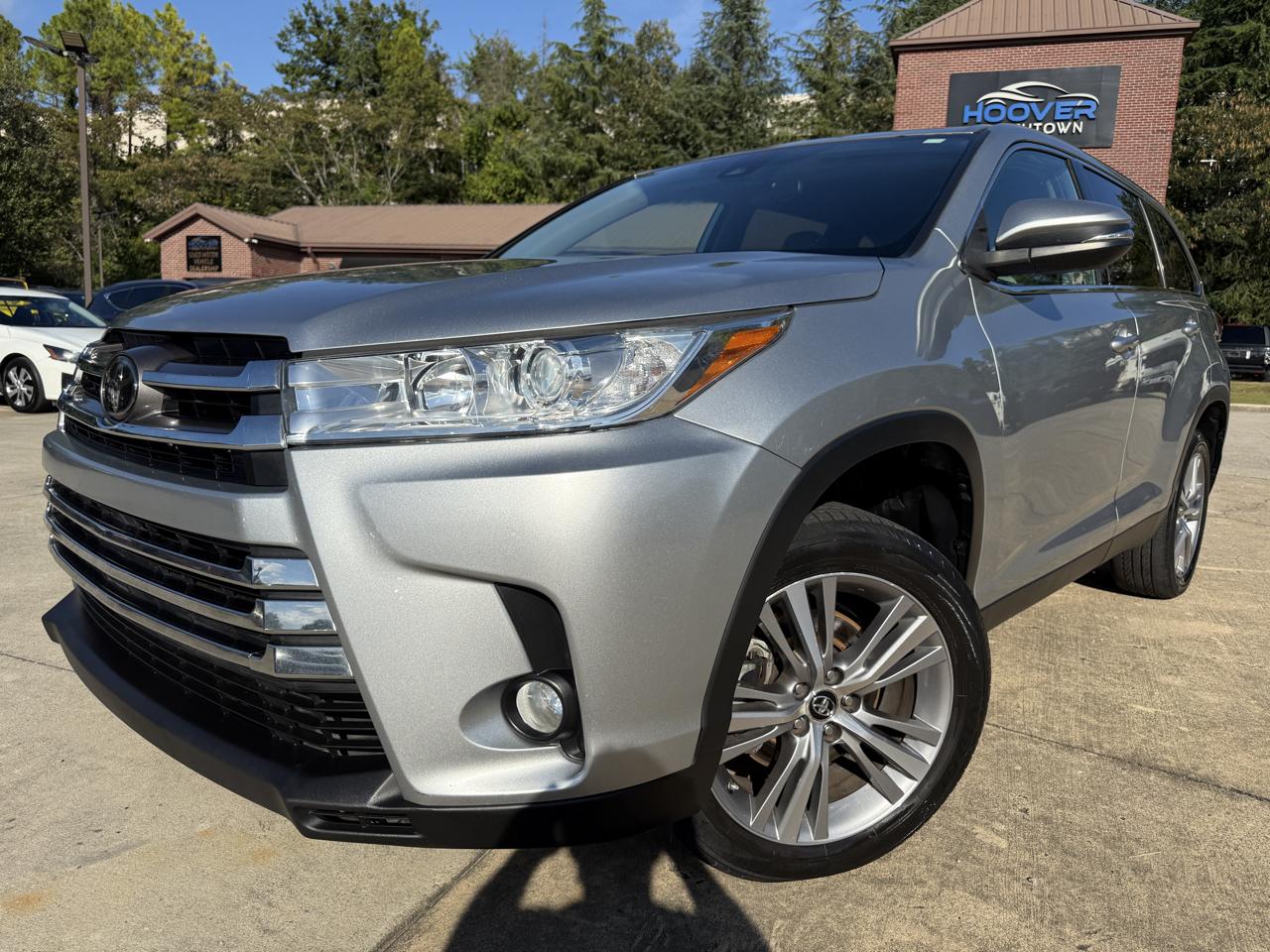 Toyota Highlander LE Plus FWD V6 2019