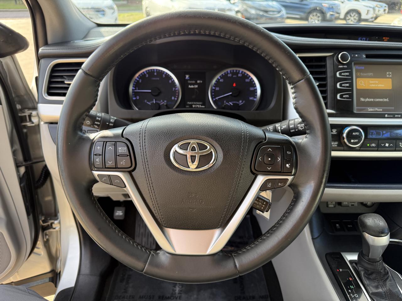 Toyota Highlander LE Plus FWD V6 2019