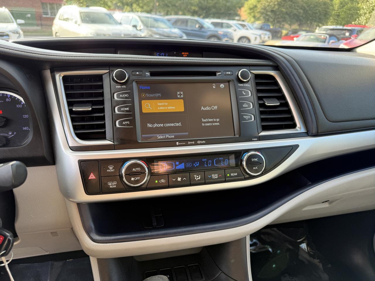 Toyota Highlander LE Plus FWD V6 2019