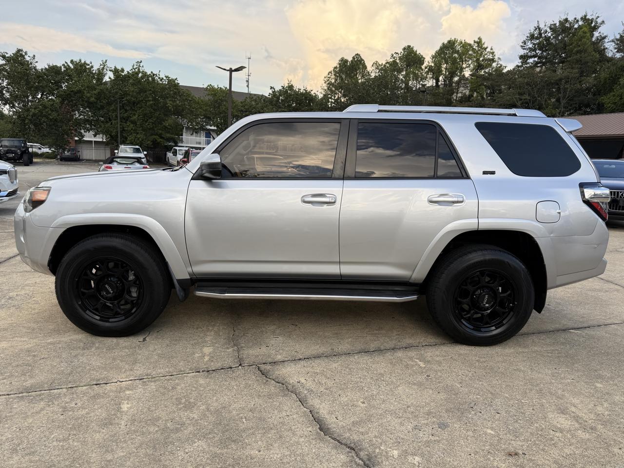 Toyota 4Runner SR5 2WD 2016