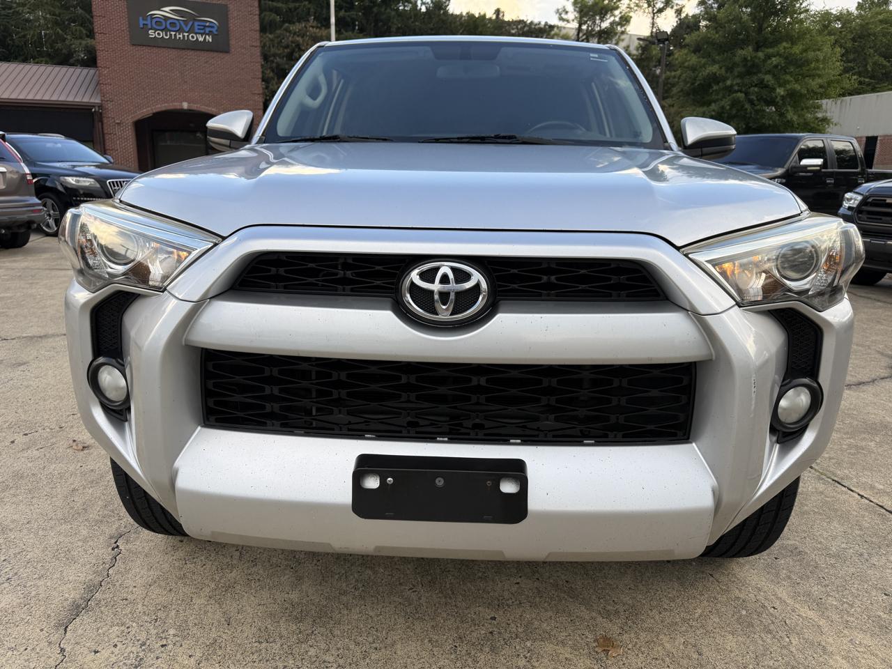 Toyota 4Runner SR5 2WD 2016