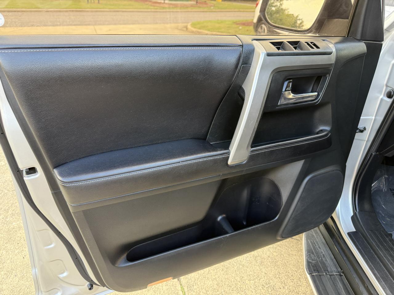 Toyota 4Runner SR5 2WD 2016