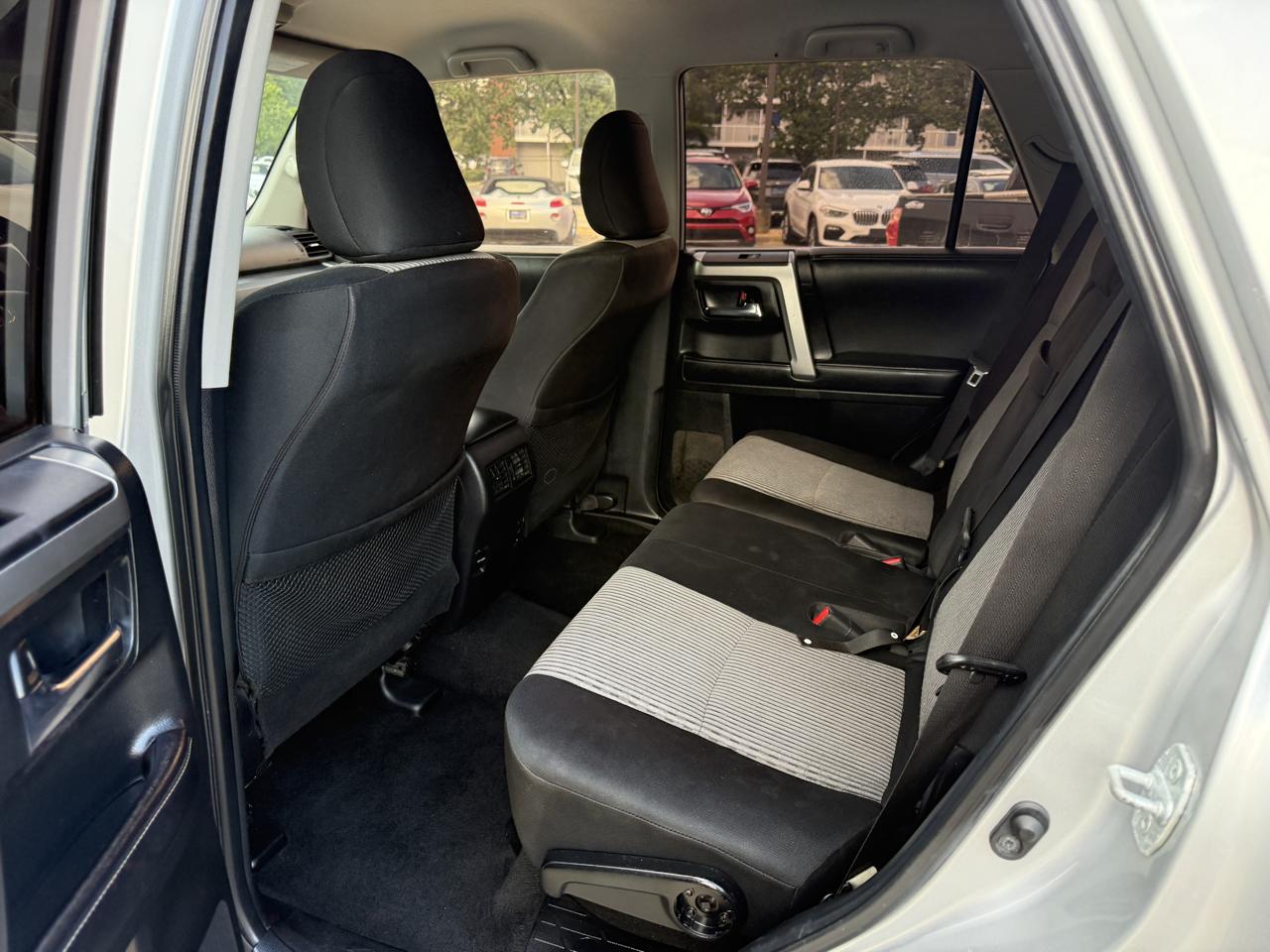 Toyota 4Runner SR5 2WD 2016