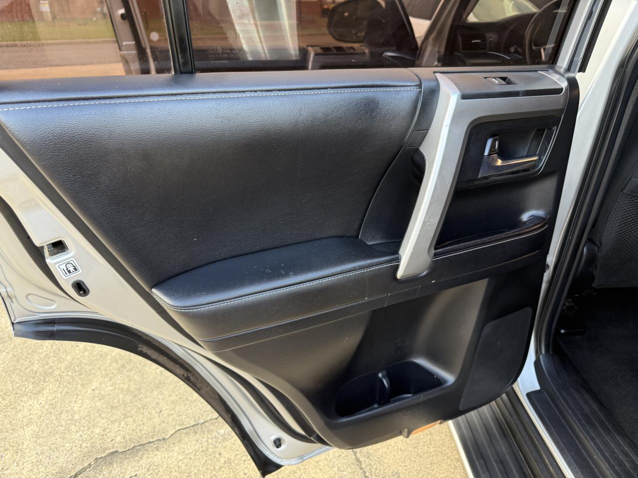 Toyota 4Runner SR5 2WD 2016