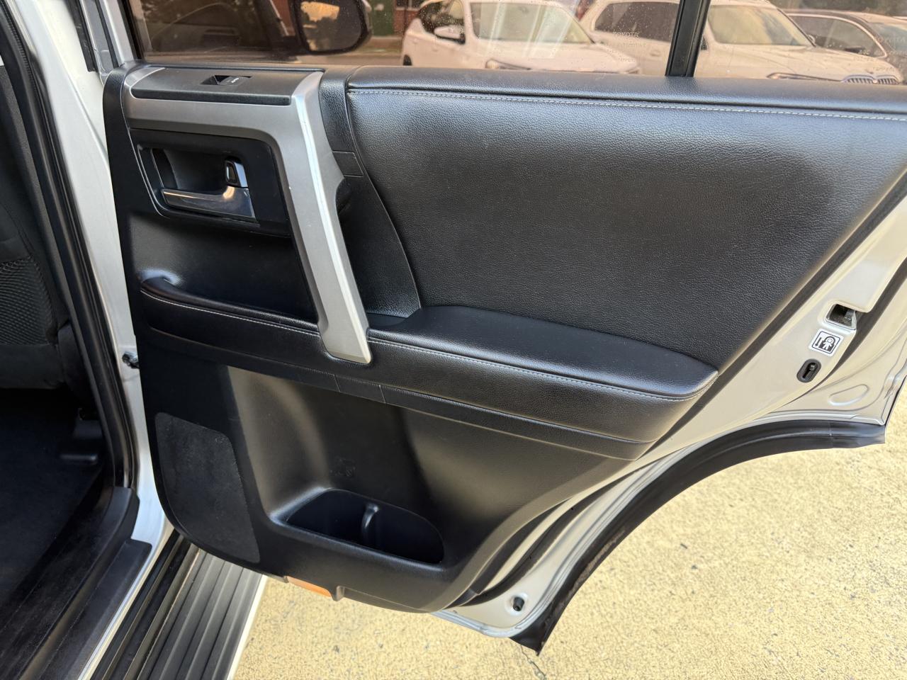 Toyota 4Runner SR5 2WD 2016
