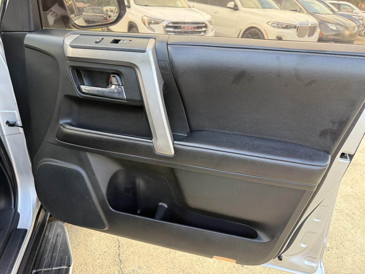 Toyota 4Runner SR5 2WD 2016