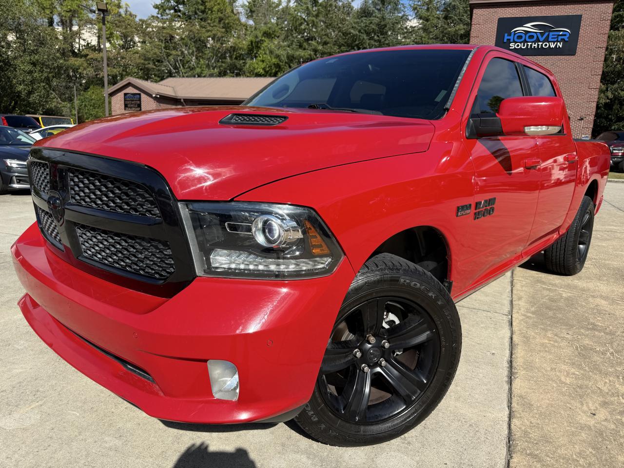 RAM 1500 Night 4x4 Crew Cab 5'7" Box *Ltd Avail* 2018