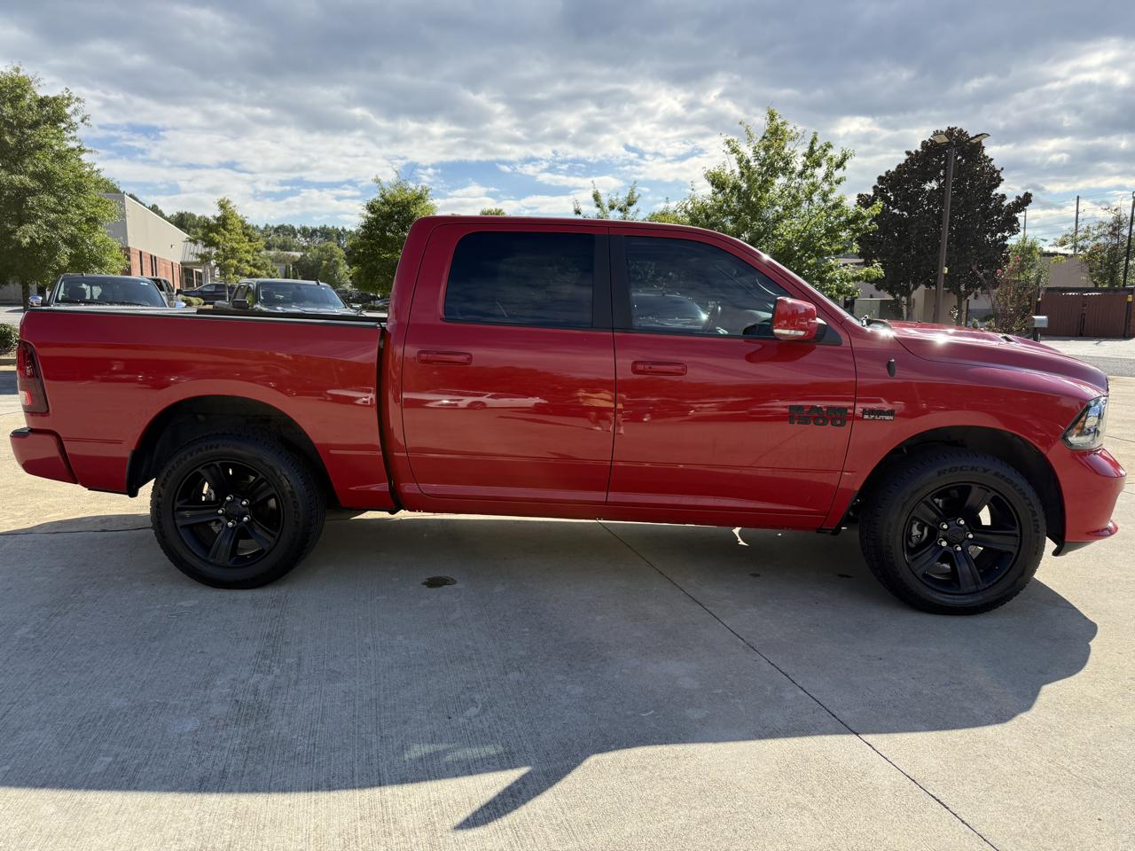 RAM 1500 Night 4x4 Crew Cab 5'7" Box *Ltd Avail* 2018