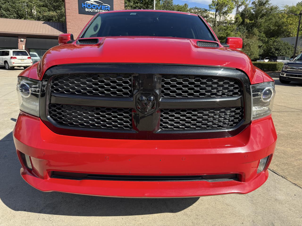 RAM 1500 Night 4x4 Crew Cab 5'7" Box *Ltd Avail* 2018