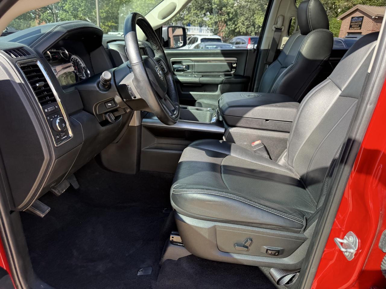 RAM 1500 Night 4x4 Crew Cab 5'7" Box *Ltd Avail* 2018