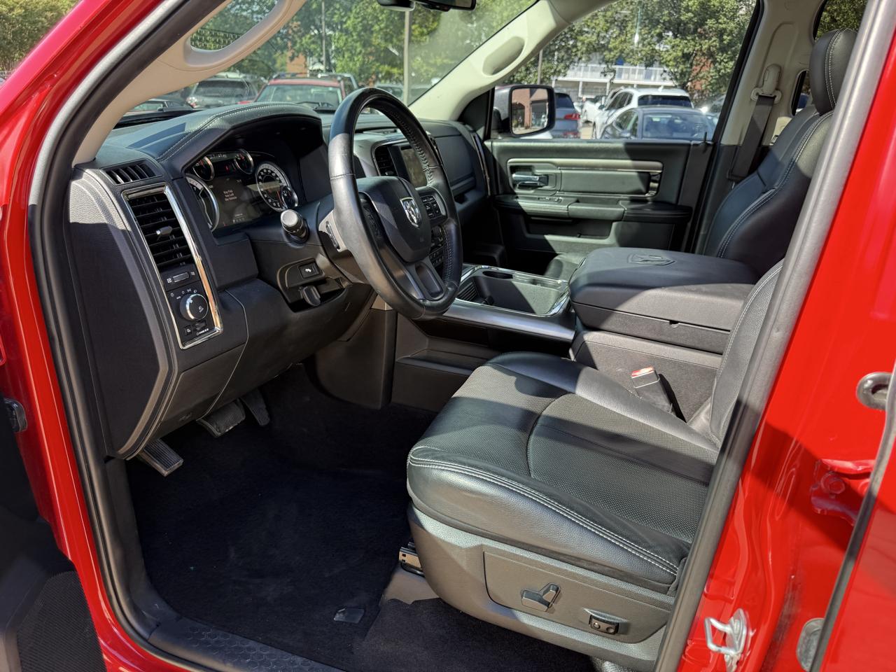 RAM 1500 Night 4x4 Crew Cab 5'7" Box *Ltd Avail* 2018