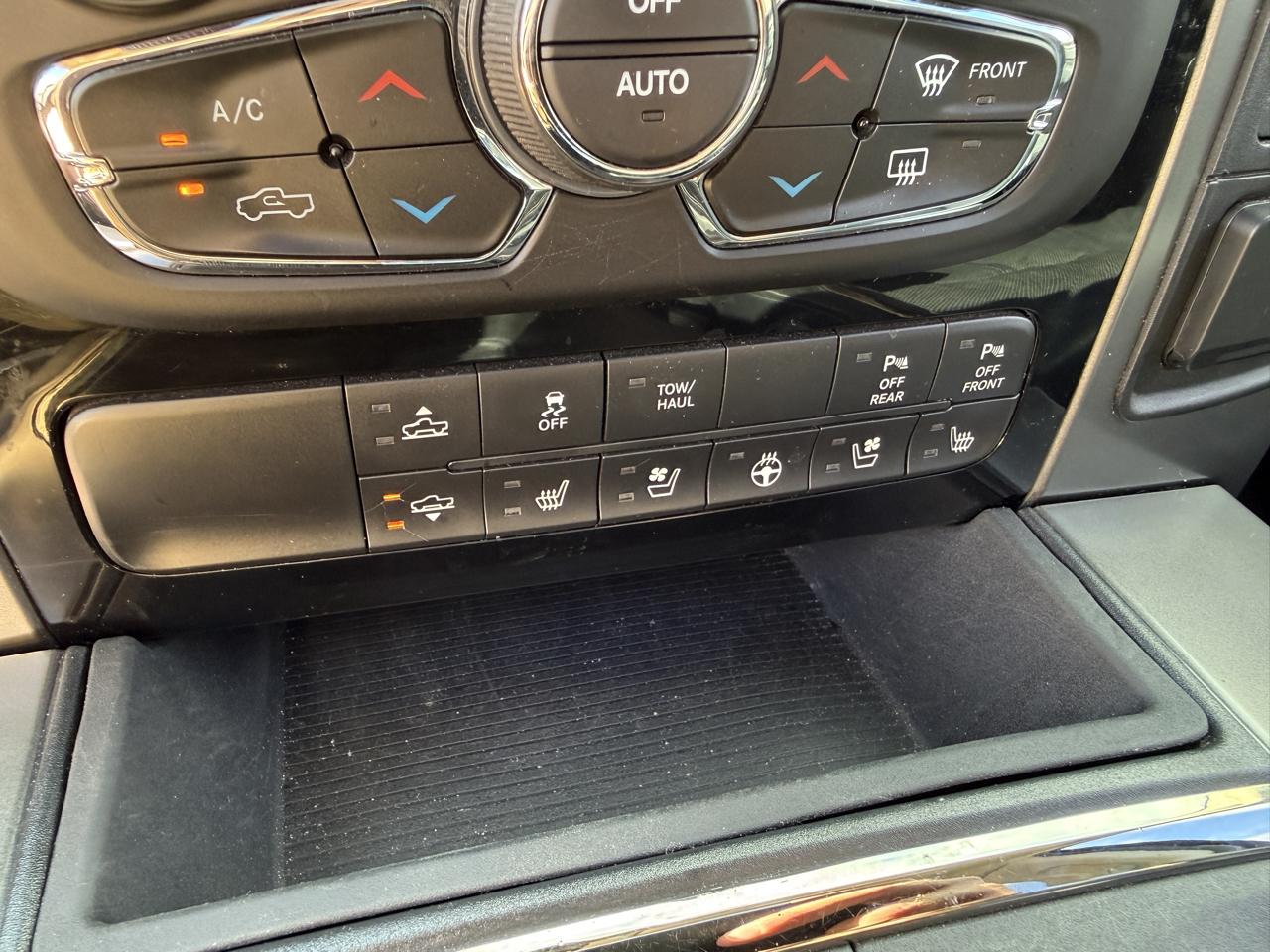RAM 1500 Night 4x4 Crew Cab 5'7" Box *Ltd Avail* 2018