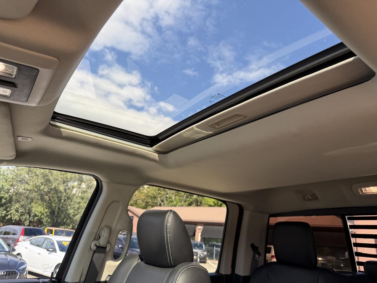 RAM 1500 Night 4x4 Crew Cab 5'7" Box *Ltd Avail* 2018