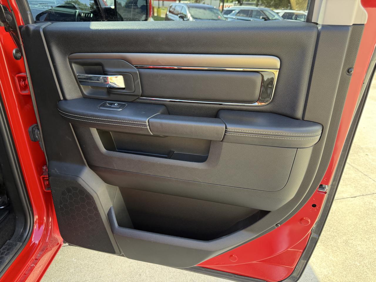 RAM 1500 Night 4x4 Crew Cab 5'7" Box *Ltd Avail* 2018
