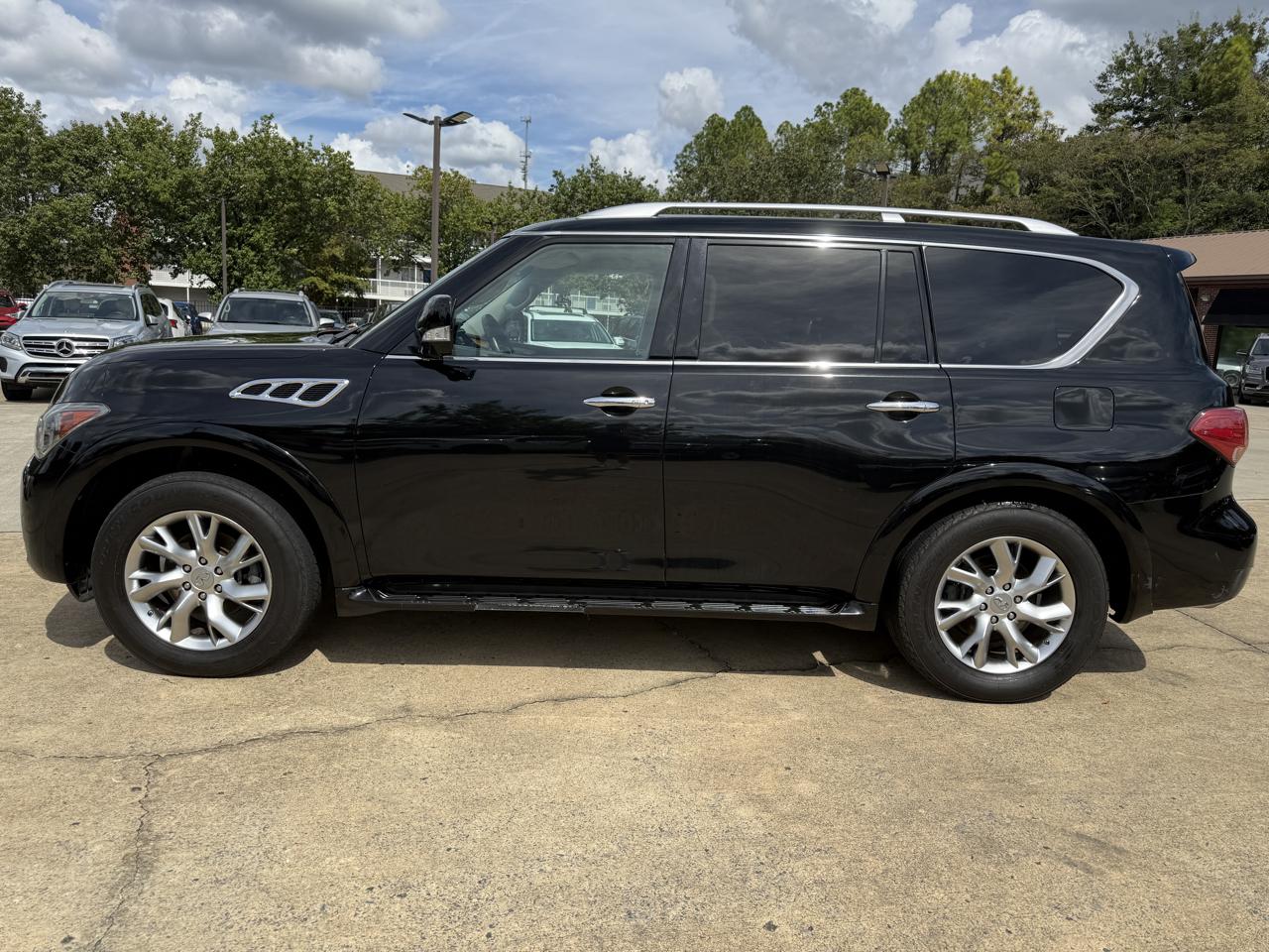 Infiniti QX56 4WD 2011