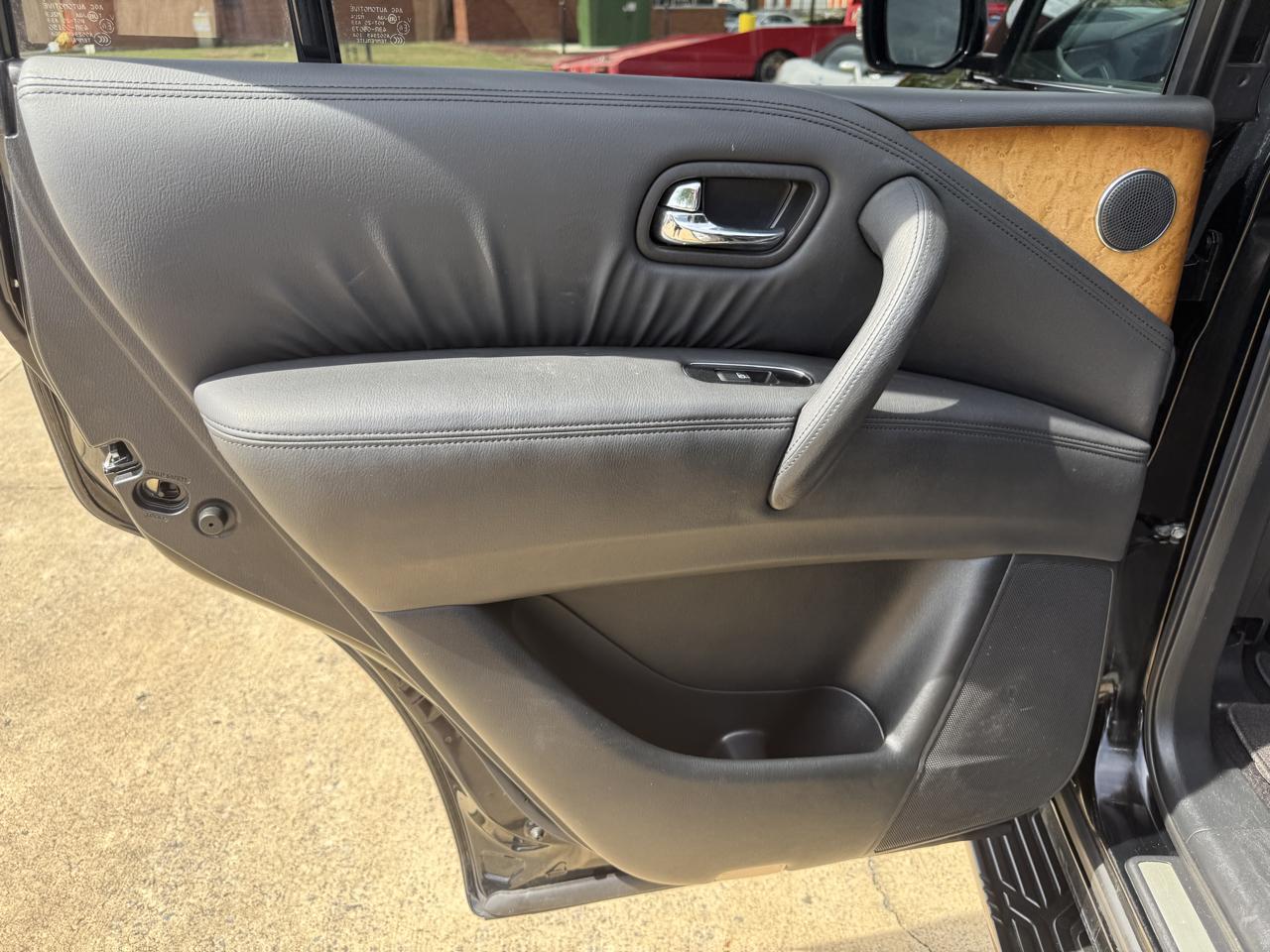 Infiniti QX56 4WD 2011