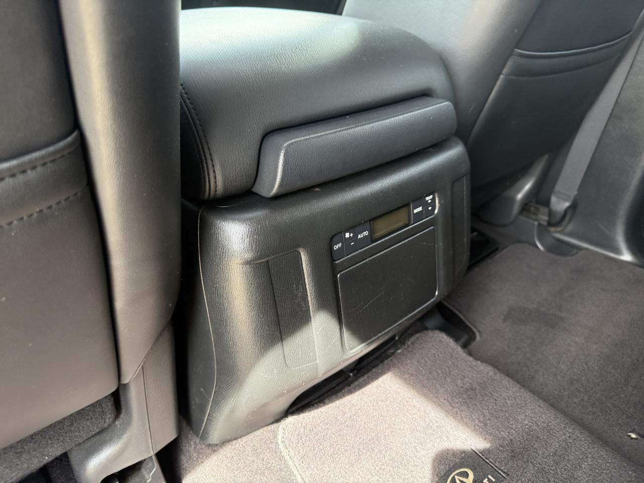 Infiniti QX56 4WD 2011