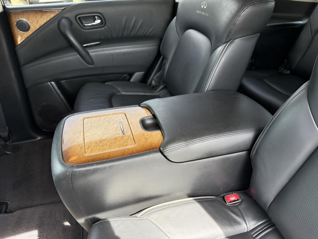 Infiniti QX56 4WD 2011